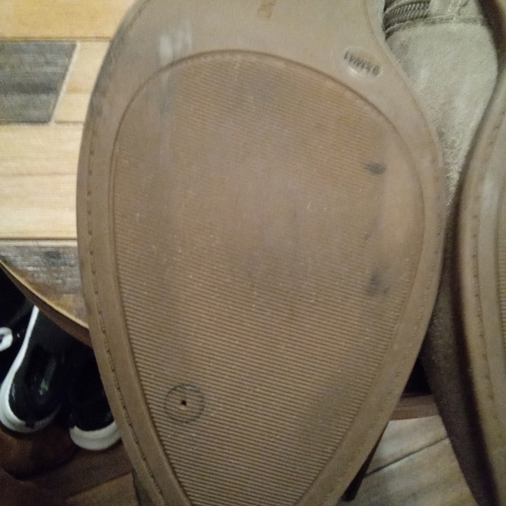 Lucky Brand Frankela Tan Suede Ankle Boots Size 9.5 - Picture 15 of 16